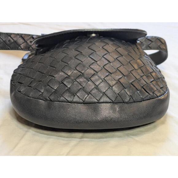 Bottega Veneta Flap Belt Bag Intrecciato Nappa Leather in Nero Black Small Posh - Picture 2 of 12